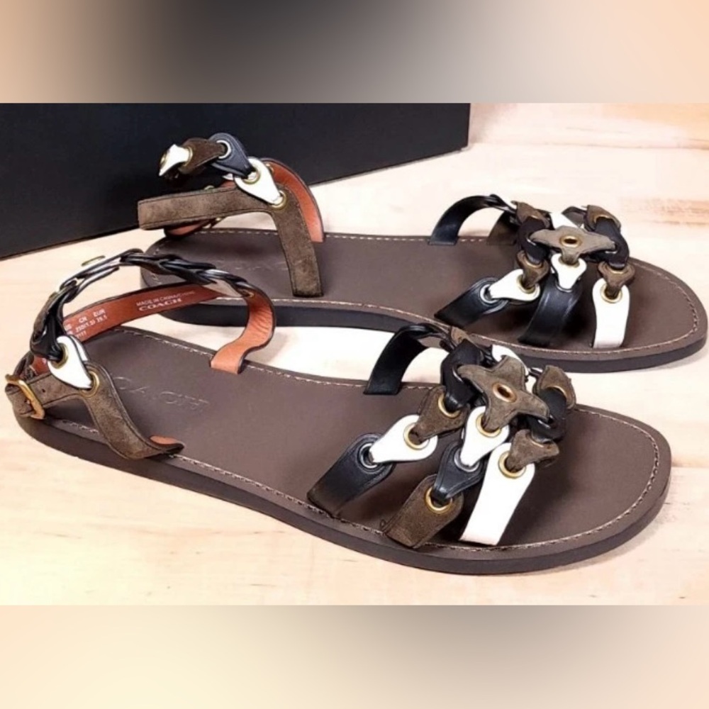 Sandal with Coach Link size 6.5